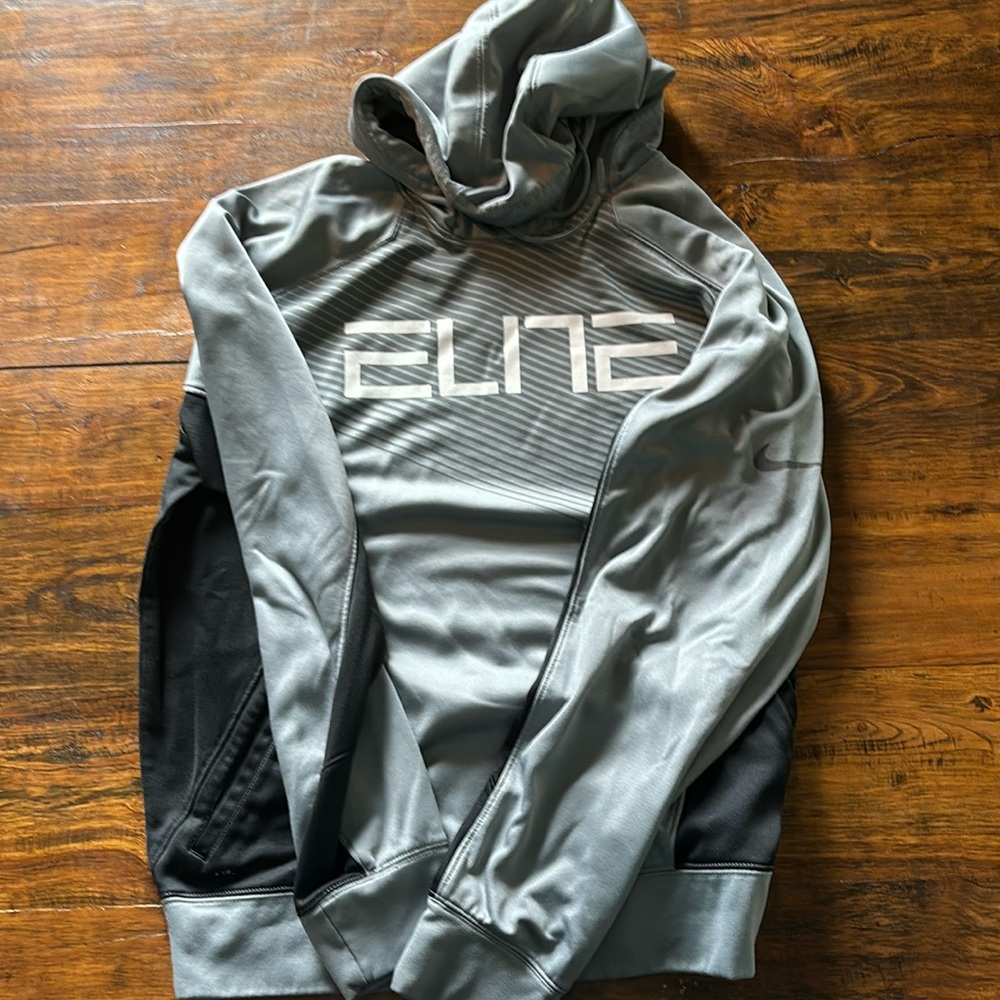 Nike Therma-Fit Hoodie